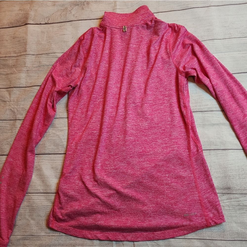 Nike Dri-Fit Womens Small Top - Picture 7 of 7
